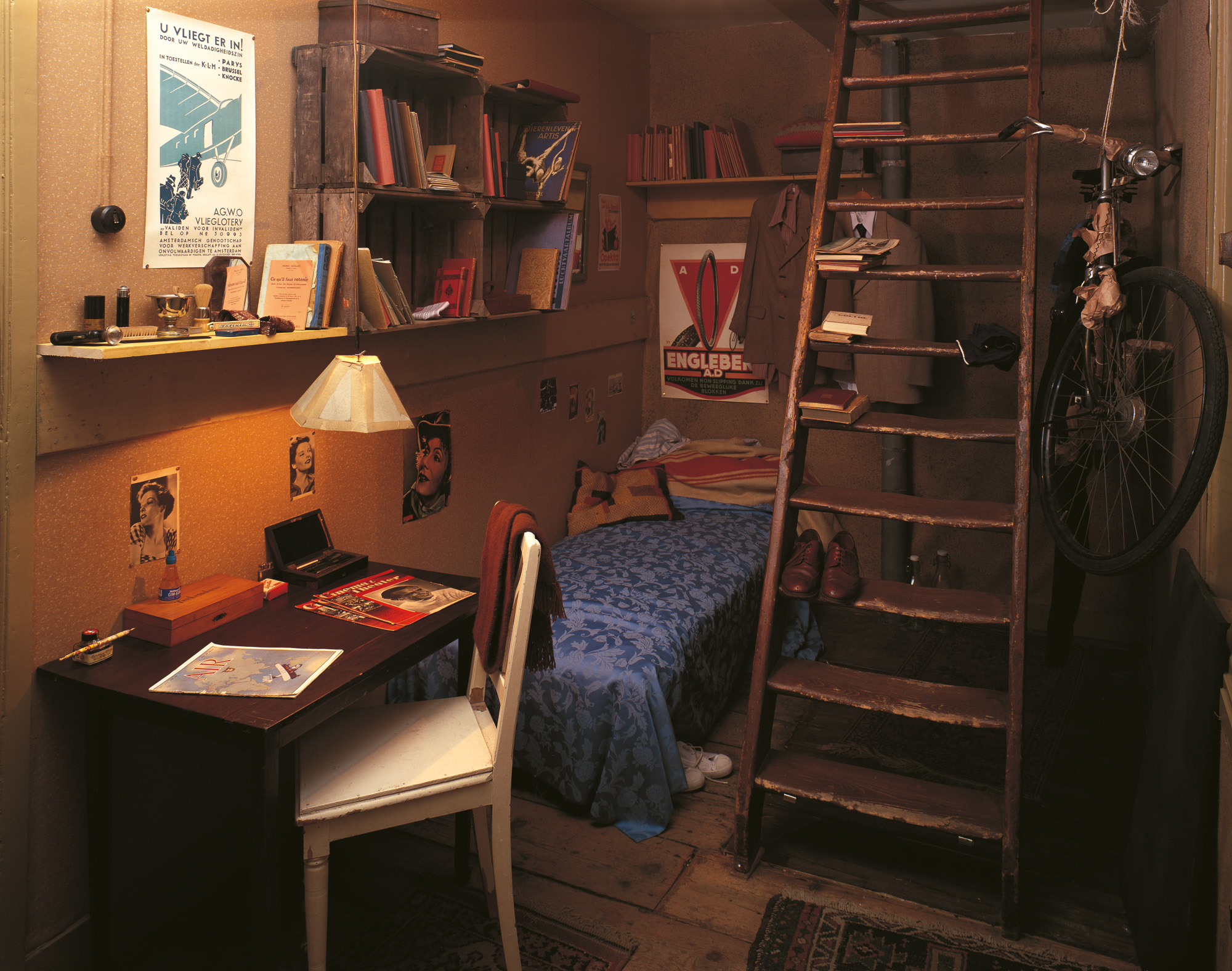 Reconstruction of Peter van Pels'room in the Annex, 1999.