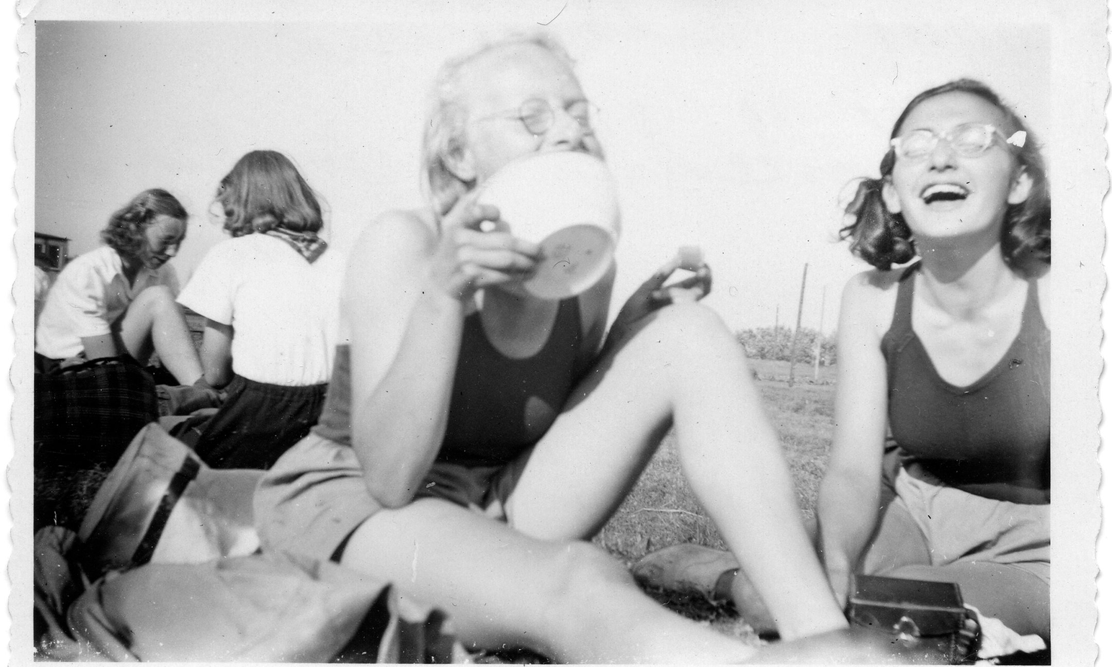 Margot (on the right) with her rowing companions, summer 1941