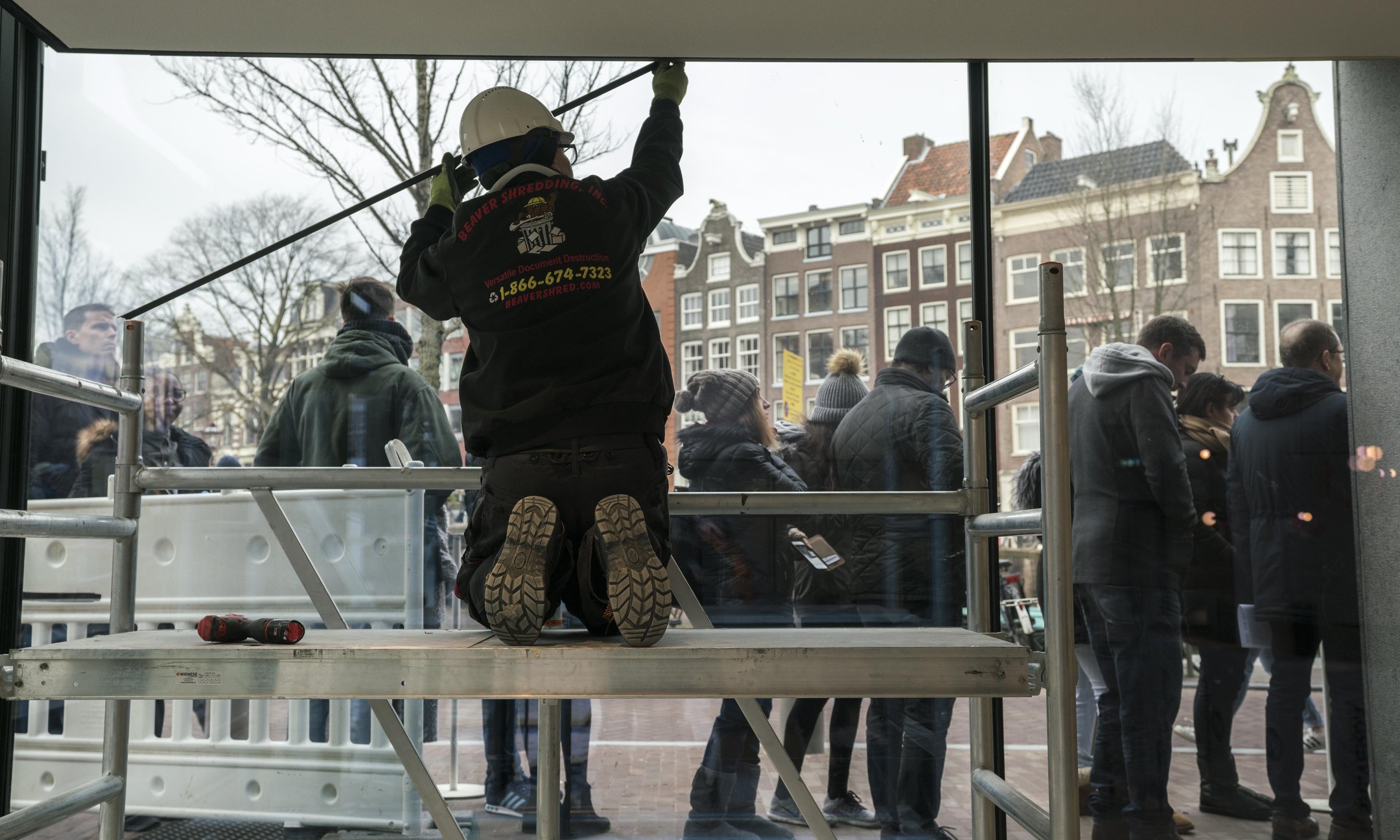 No description available.