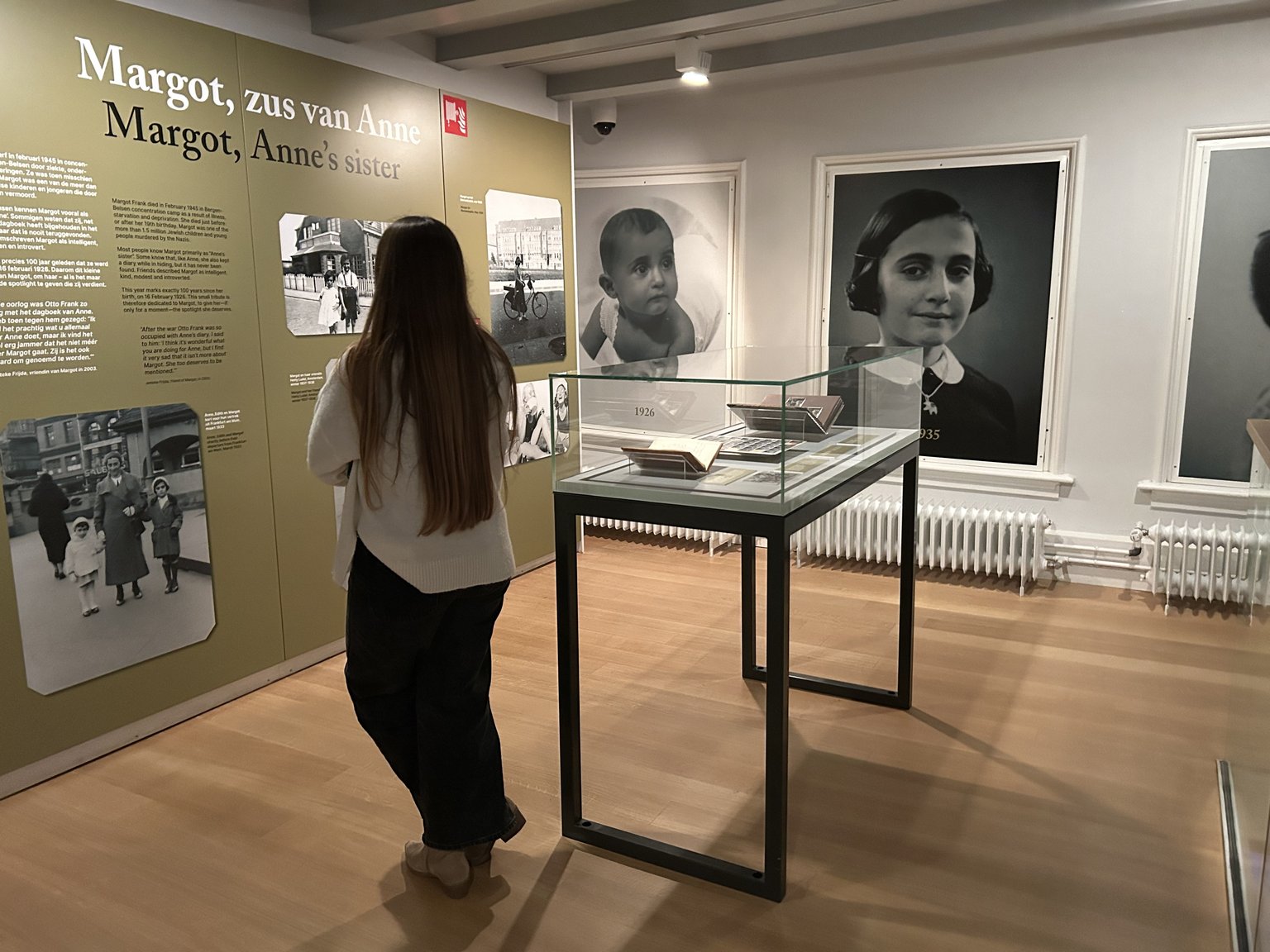 No description available.