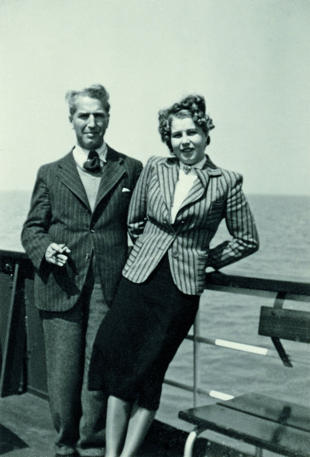 Fritz Pfeffer with his fiancée Charlotte Kaletta, around 1940.