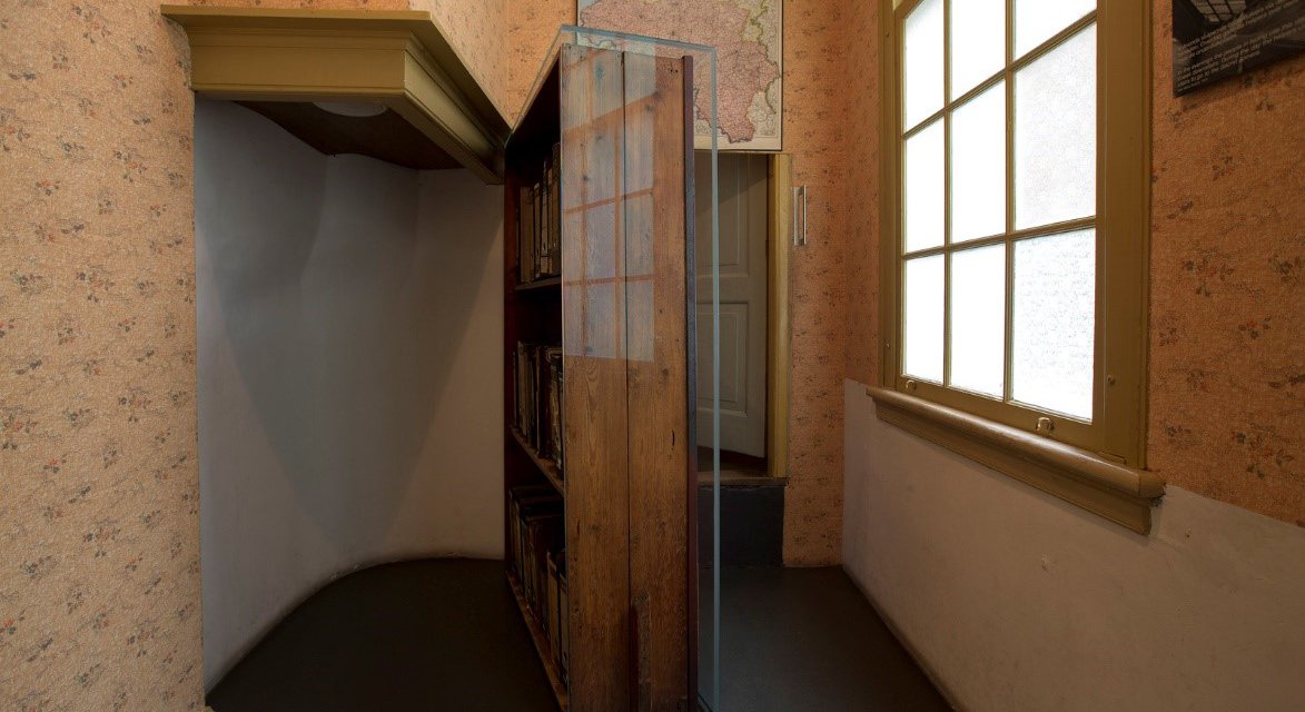 The bookcase | Anne Frank House