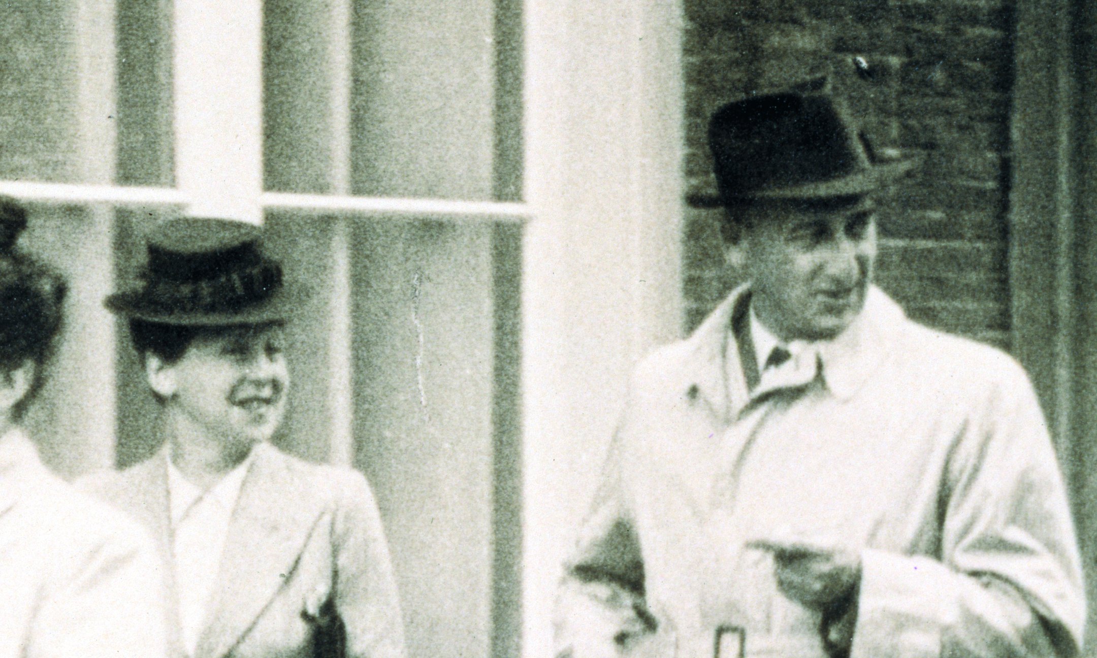 Hermann and Auguste van Pels (left) on their way to the wedding of Miep Santrouschitz and Jan Gies, 16 July 1941.