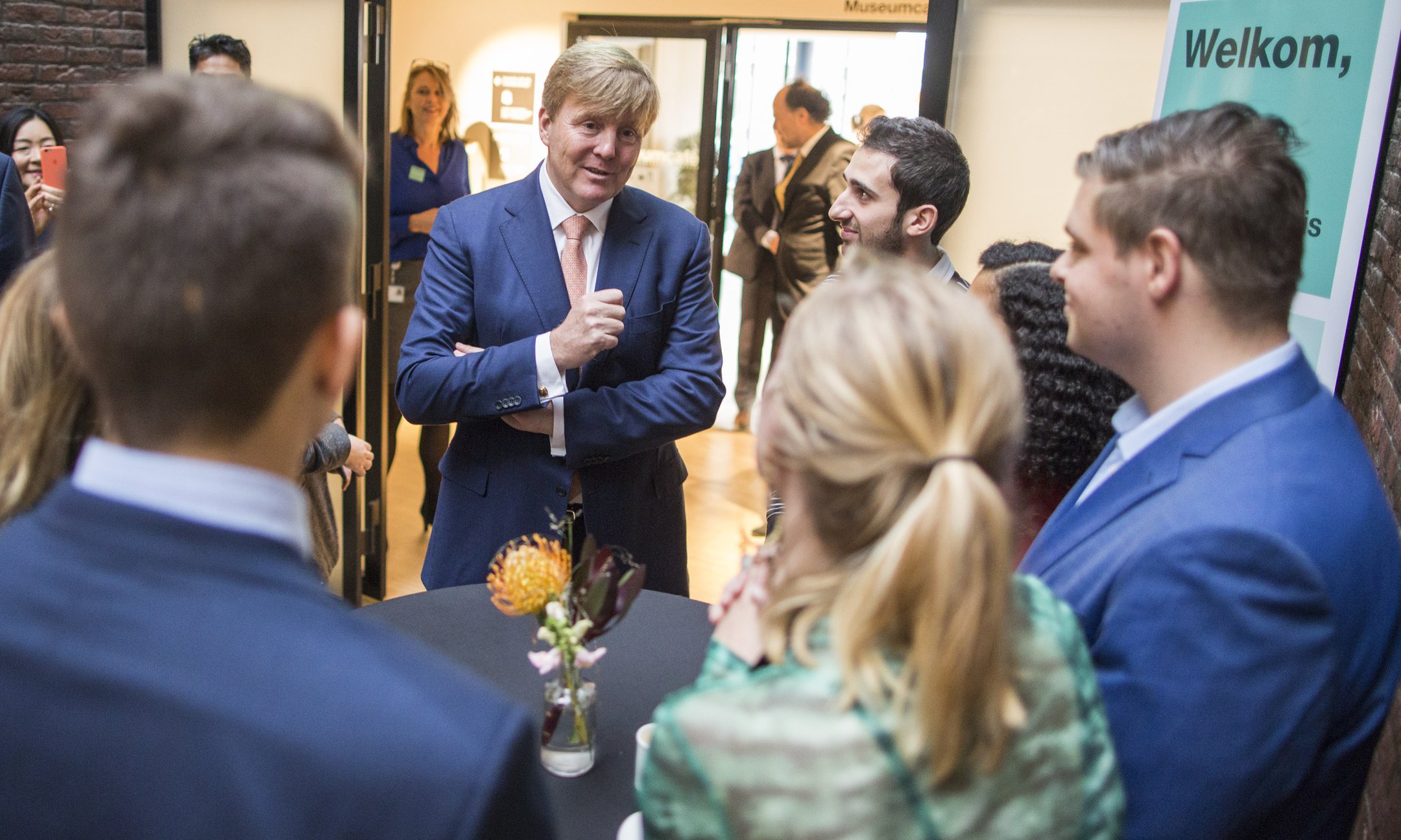 No description available.