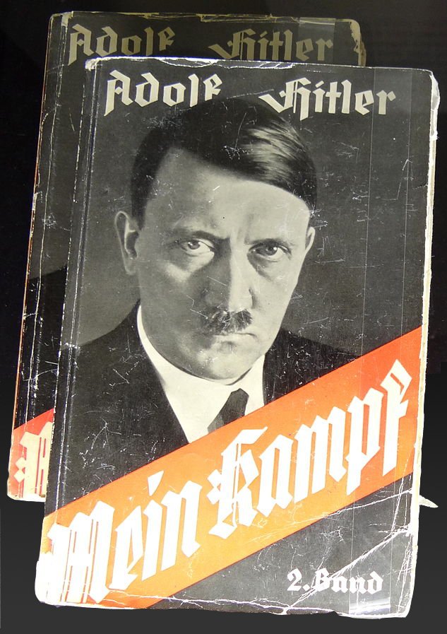 Adolf Hitler publica 