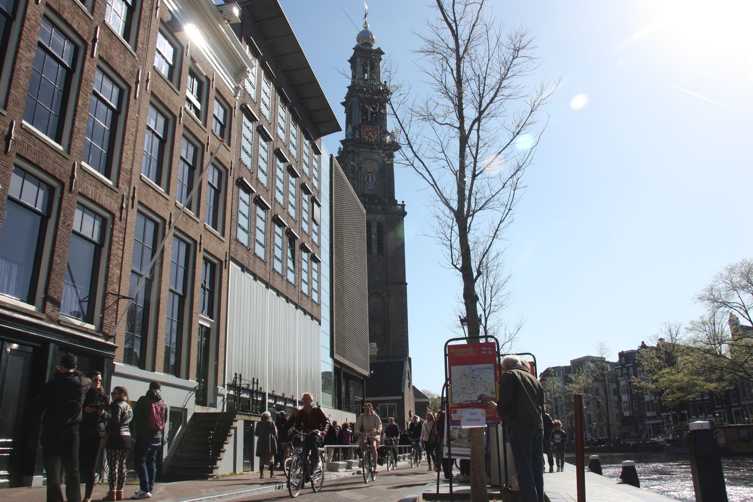 No description available.